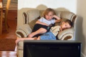 Телевидение негативно влияет на отношения детей и родителей