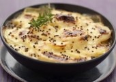 Картофельная запеканка со сливками и французской горчицей, простой рецепт