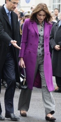 Карла Бруни в одежде Dior