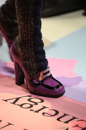 Лакированные туфли на каблуке от Prada осень зима 2010-2011