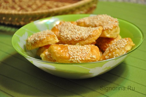 Сырное печенье с кунжутом: рецепт