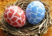 Пасхальные яйца в мозаичной технике: детская поделка
