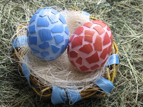 Пасхальные яйца в мозаичной технике: детская поделка 