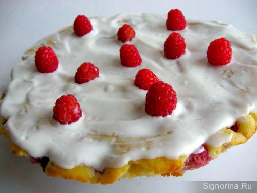 Малиновый пирог со сметанным кремом, рецепт с фото
