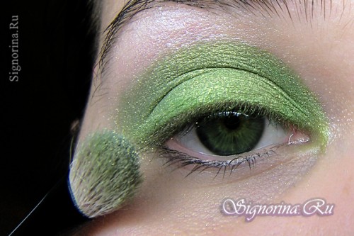 Вечерний макияж для зеленых глаз пошагово: фото 3