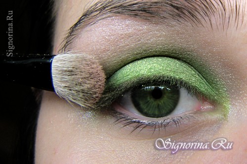 Вечерний макияж для зеленых глаз пошагово: фото 4