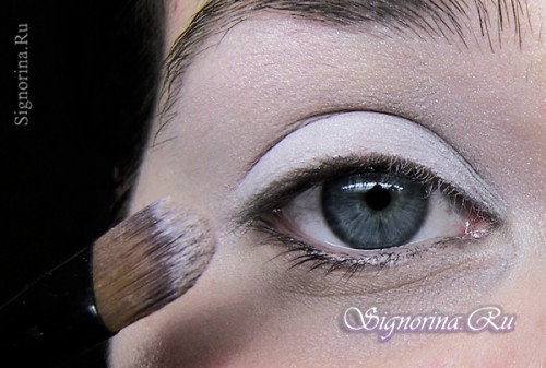 Урок дневного макияжа с белыми тенями. Фото 3