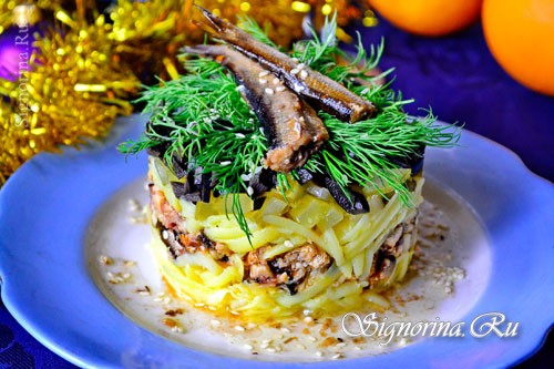 Новогодний салат со шпротами без майонеза: рецепт с фото