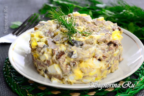 Салат с грибами, куриной печенью и яйцами: рецепт с фото