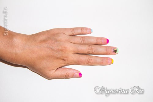 Разноцветный маникюр на коротких ногтях: фото