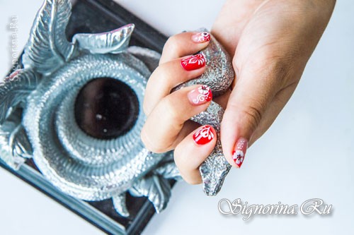 Красный френч с рисунком на коротких ногтях фото