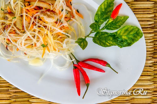 Китайский салат с фунчозой: рецепт с фото