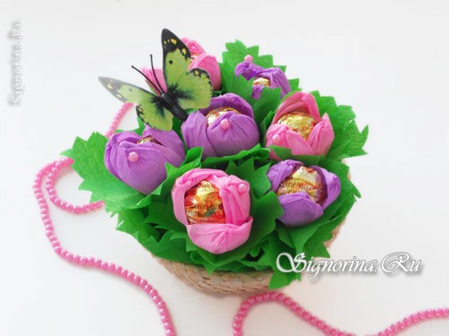 Мастер-класс «Букет цветов из конфет»: поделка к 8 марта с детьми, фото