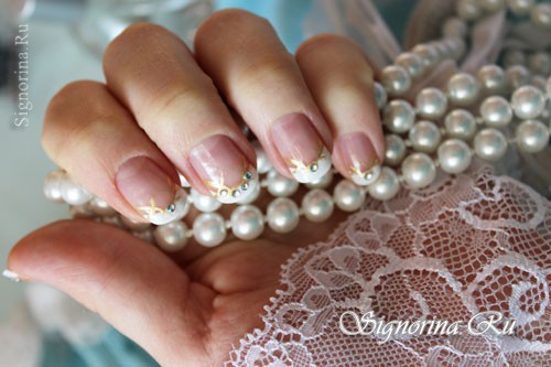 Французский свадебный маникюр со стразами на короткие ногти: фото