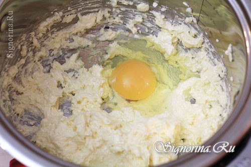 Добавление в тесто яиц: фото 2