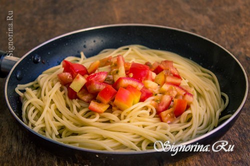 Рецепт приготовления спагетти с соусом песто: фото 7