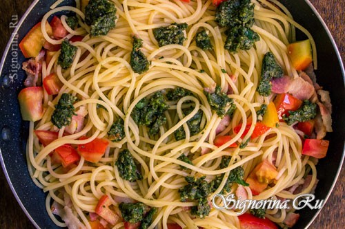 Спагетти с соусом песто: рецепт с фото
