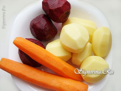 Рецепт приготовления салата с жареным картофелем, морковью и свеклой: фото 1