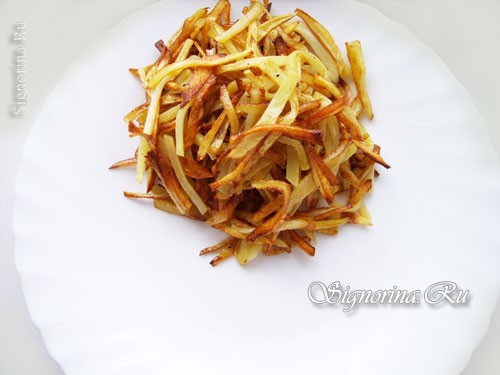 Рецепт приготовления салата с жареным картофелем, морковью и свеклой: фото 5
