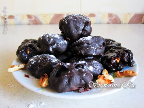 Конфеты чернослив в шоколаде с орехами: фото