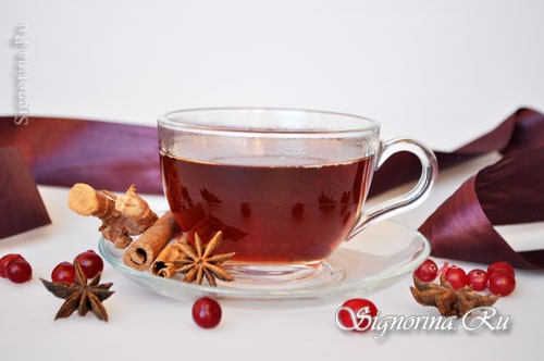 Готовый витаминный чай с клюквой имбирем и корицей: фото