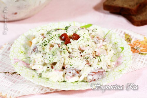 Салат с маринованными грибами, крабовыми палочками и рисом: фот