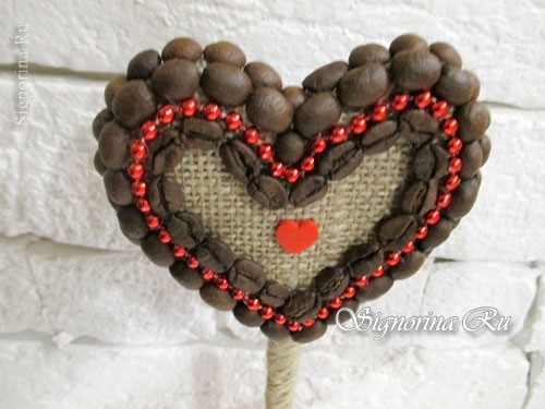 Топиарий-сердце с кофейными зёрнами: фото