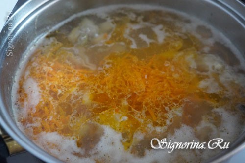 Добавление в суп моркови: фото 8