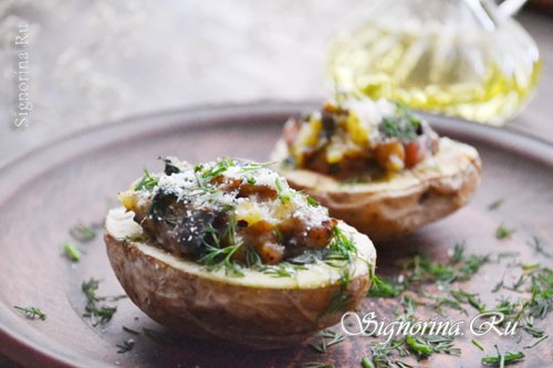 Фаршированный картофель с баклажанами, шпинатом и сыром: фото