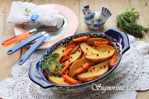 Картофель, запеченный в духовке с морковью и специями: фото