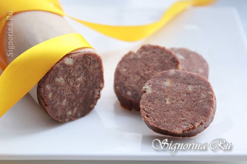 Домашняя шоколадная колбаса из печенья: фото