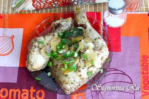 Курица в имбирном соусе с чесноком и зеленым луком: фото