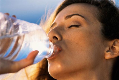 Как пить больше воды в течение дня