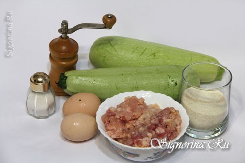 Ингредиенты для приготовления котлет из индюшиного фарша и кабачков: фото 1