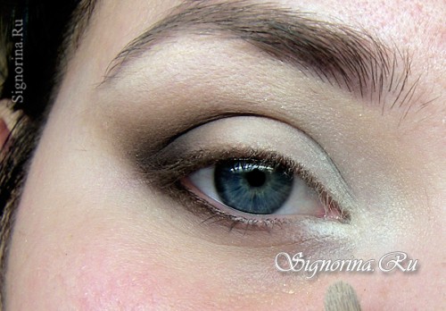 Мастер-класс по созданию вечернего макияжа для голубых глаз: фото 6