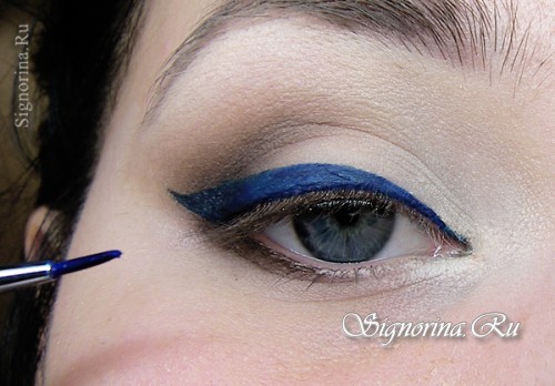 Мастер-класс по созданию вечернего макияжа для голубых глаз: фото 7