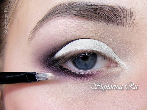 Мастер-класс по созданию макияжа на выпускной для голубых глаз: фото 8
