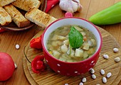 Суп с белой фасолью и сельдереем в мультиварке (без картошки), рецепт с фото