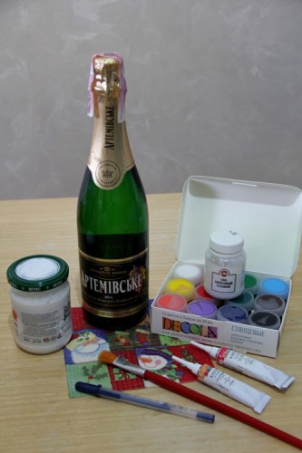 Материалы для создания новогоднего декупажа шампанского «Пэчворк»: фото 1