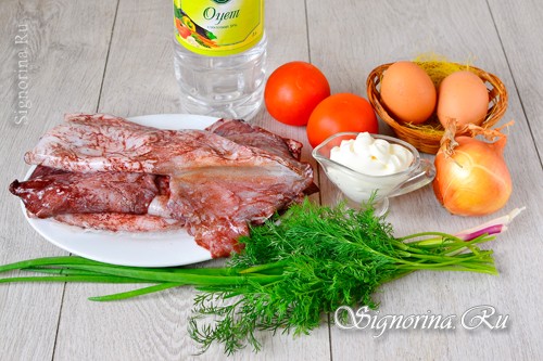 Ингредиенты для приготовления салата с кальмарами, помидорами и яйцами: фото 1