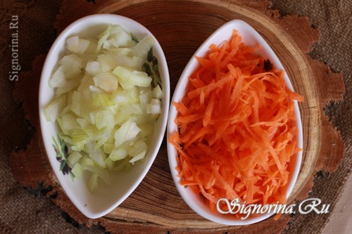Измельчённые лук и морковь: фото 2