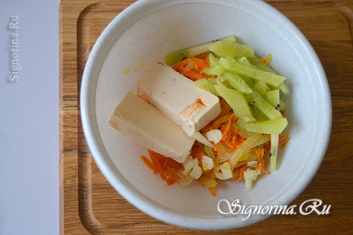 Соединение пассерованных овощей с сыром и киви: фото 6