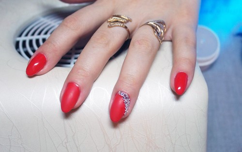 Мастер-класс по созданию красного дизайна ногтей: фото 6