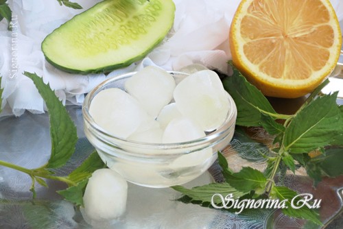 Косметический лед из огурца, лимона и мяты: фото
