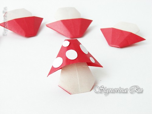 Мастер-класс по созданию гирлянды из грибов мухоморов в технике оригами: фото 15