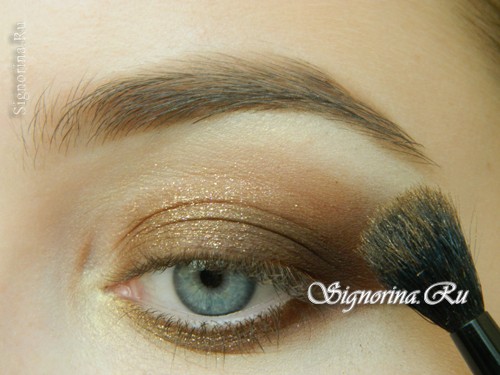 Мастер-класс по созданию макияжа смоки айс с бронзовыми тенями: фото 14