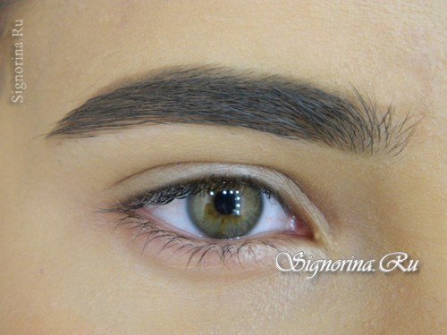 Мастер-класс по созданию макияжа глаз в восточном стиле для карих глаз: фото 1