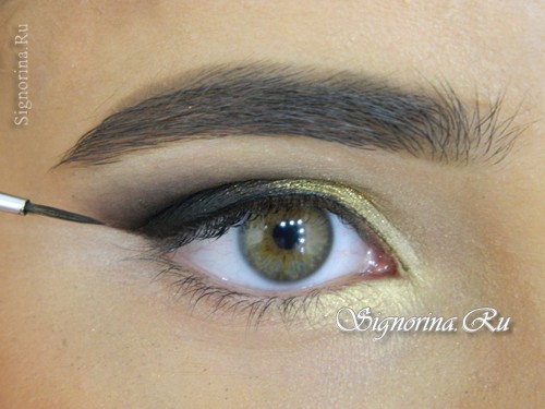 Мастер-класс по созданию макияжа глаз в восточном стиле для карих глаз: фото 9