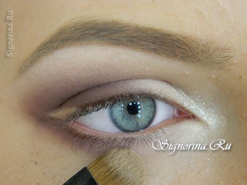 Мастер-класс по созданию классического свадебного макияжа для голубых глаз: фото 10