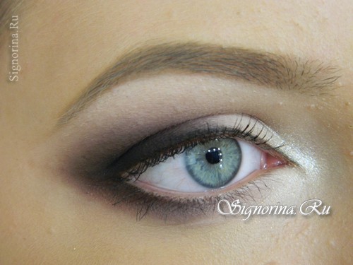 Классический свадебный макияж для голубых глаз: фото